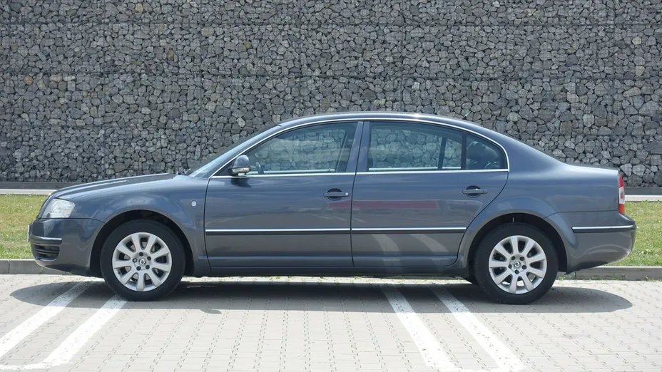 SKODA Superb -