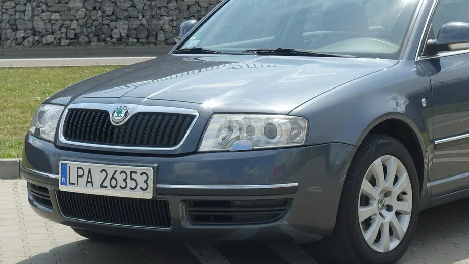 SKODA Superb -