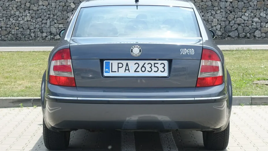 SKODA Superb -