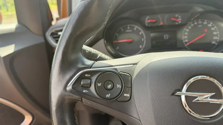 OPEL Crossland X -