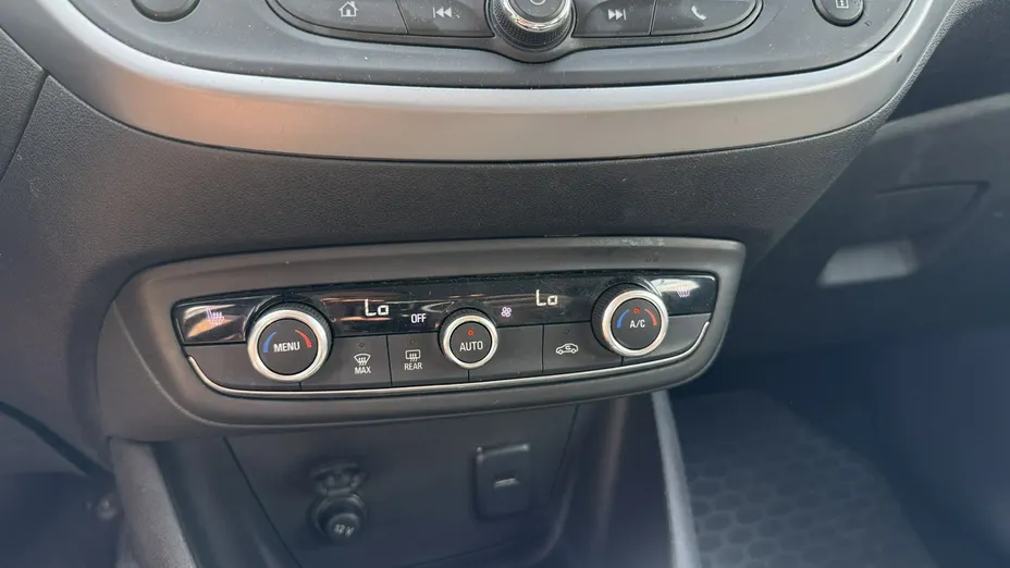 OPEL Crossland X -