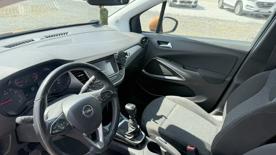 OPEL Crossland X -