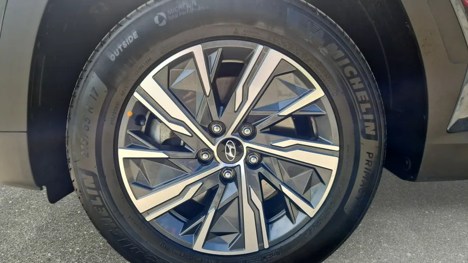 HYUNDAI Tucson -