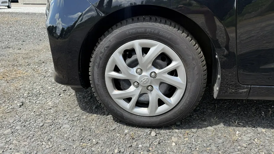 HYUNDAI i10 -