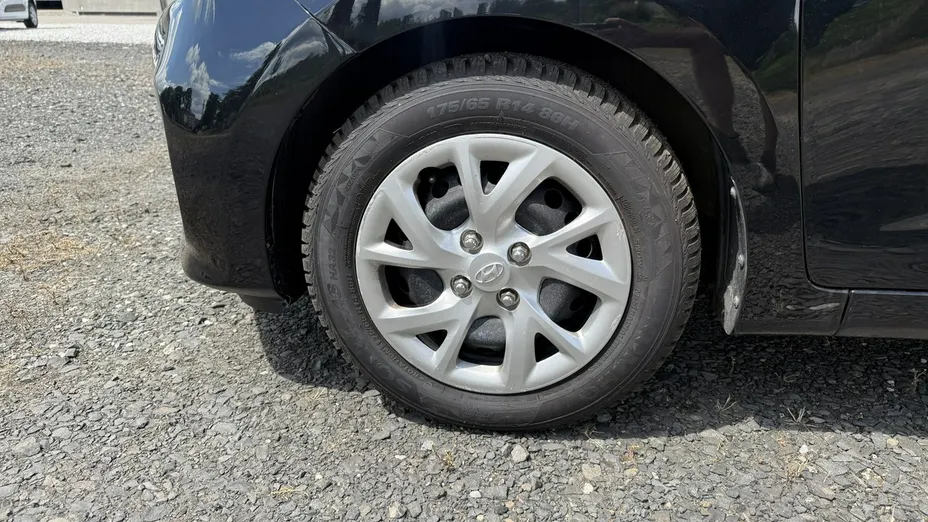 HYUNDAI i10 -