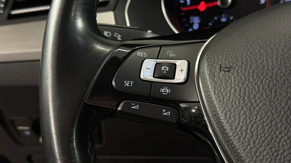 VOLKSWAGEN Arteon -
