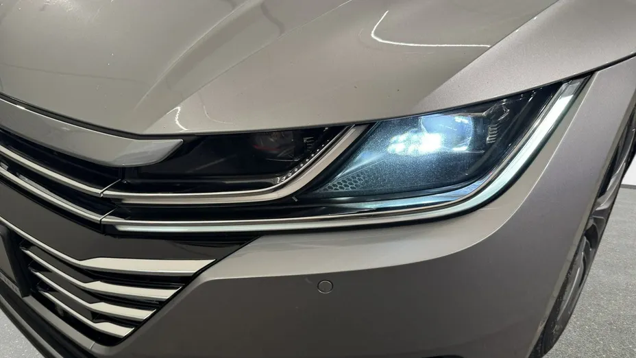 VOLKSWAGEN Arteon -