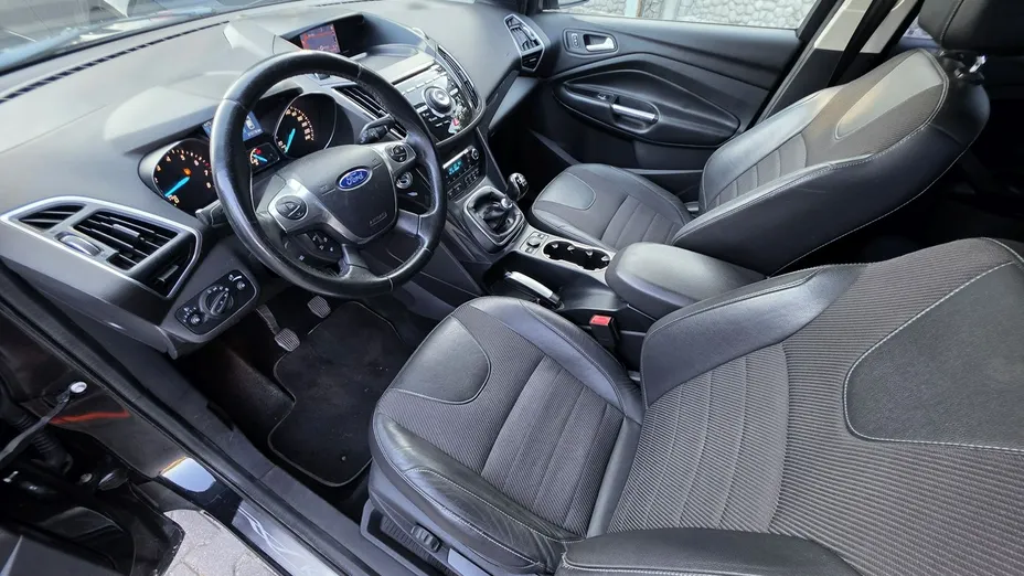 FORD Kuga -