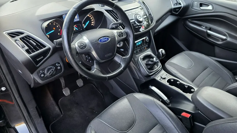 FORD Kuga -