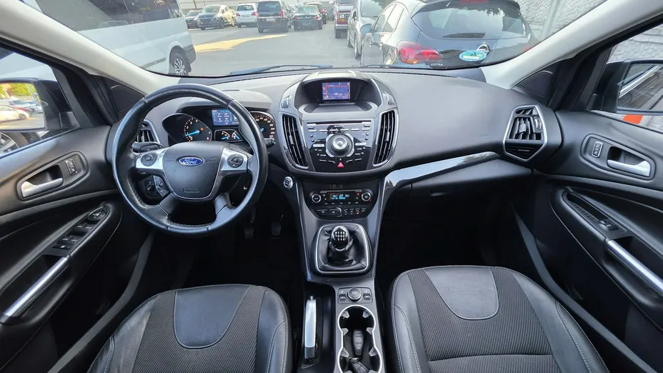 FORD Kuga -