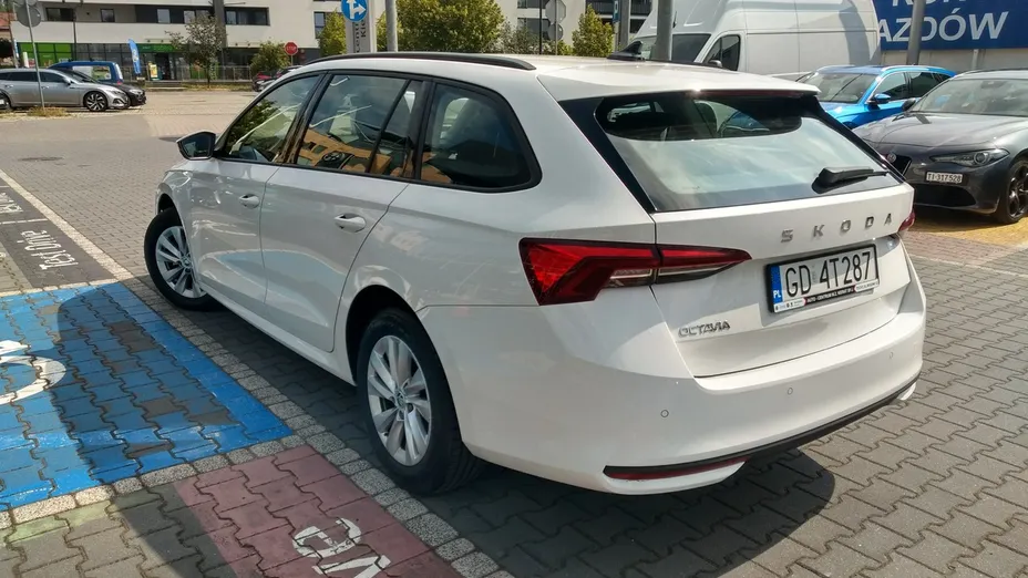 SKODA Octavia -