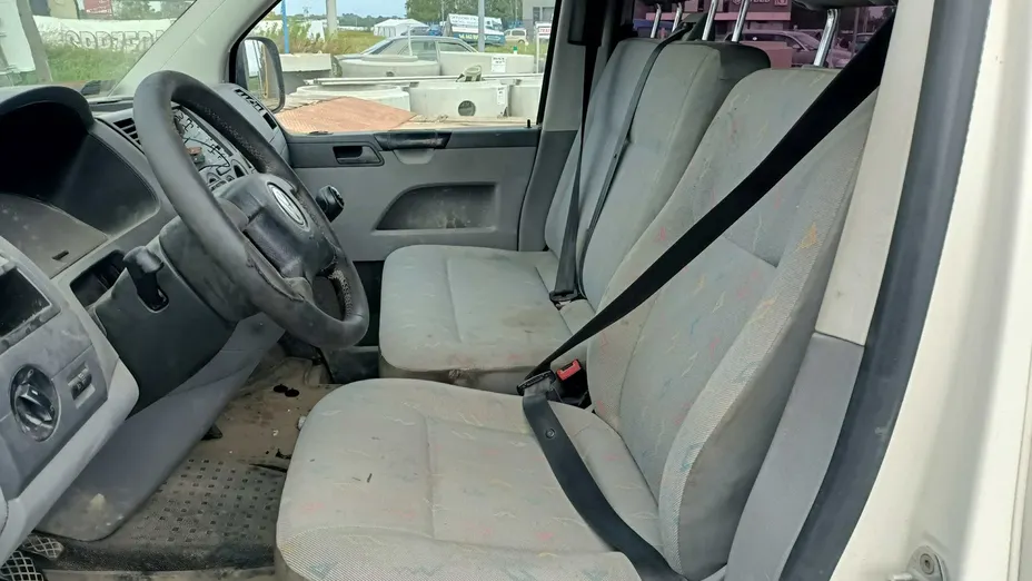 VOLKSWAGEN Transporter -