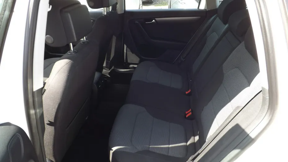 VOLKSWAGEN Passat -