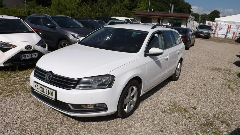 VOLKSWAGEN Passat -