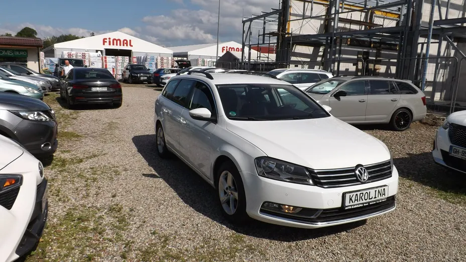 VOLKSWAGEN Passat -