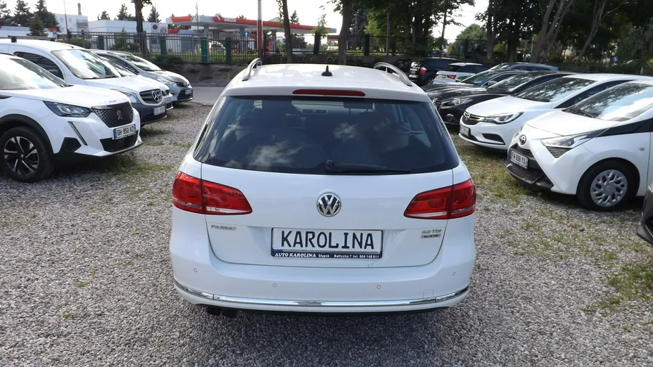VOLKSWAGEN Passat -