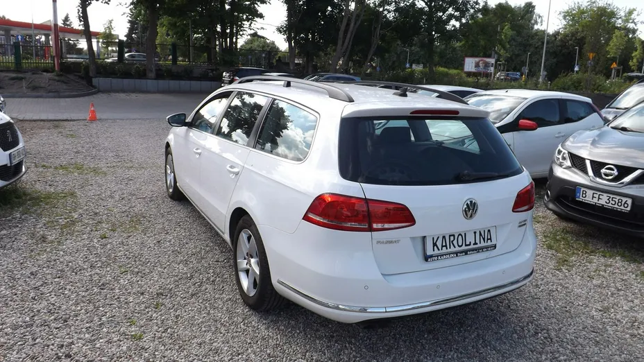 VOLKSWAGEN Passat -
