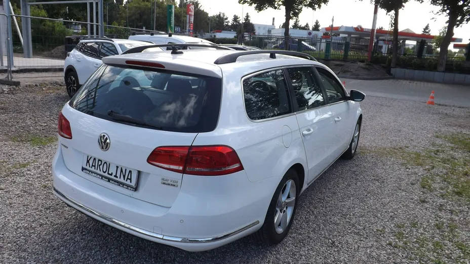 VOLKSWAGEN Passat -