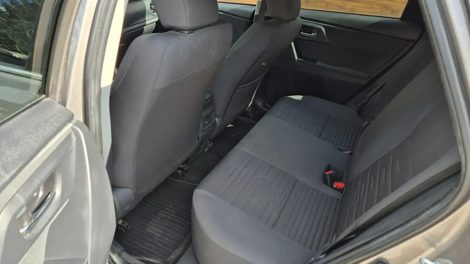 TOYOTA Auris -