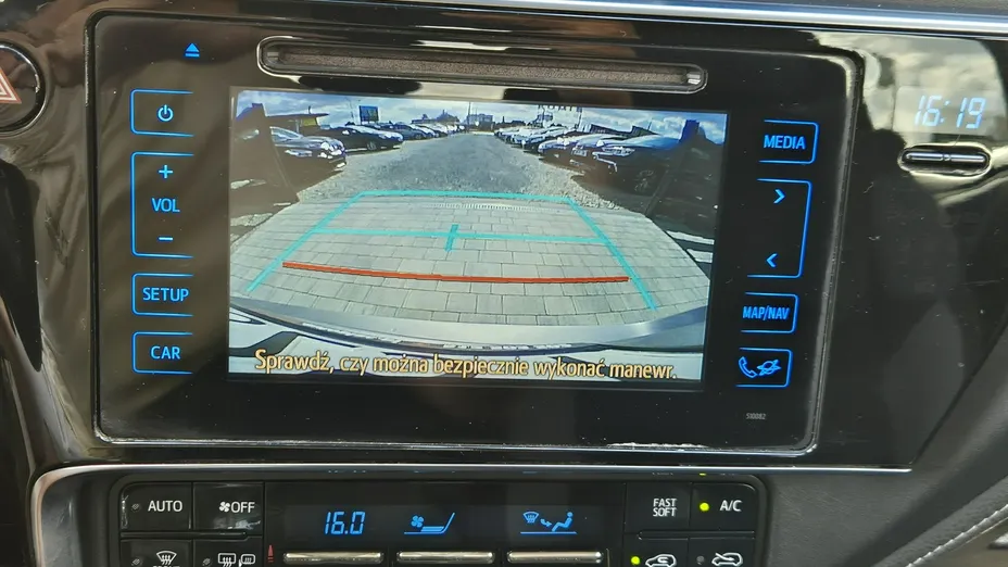 TOYOTA Auris -
