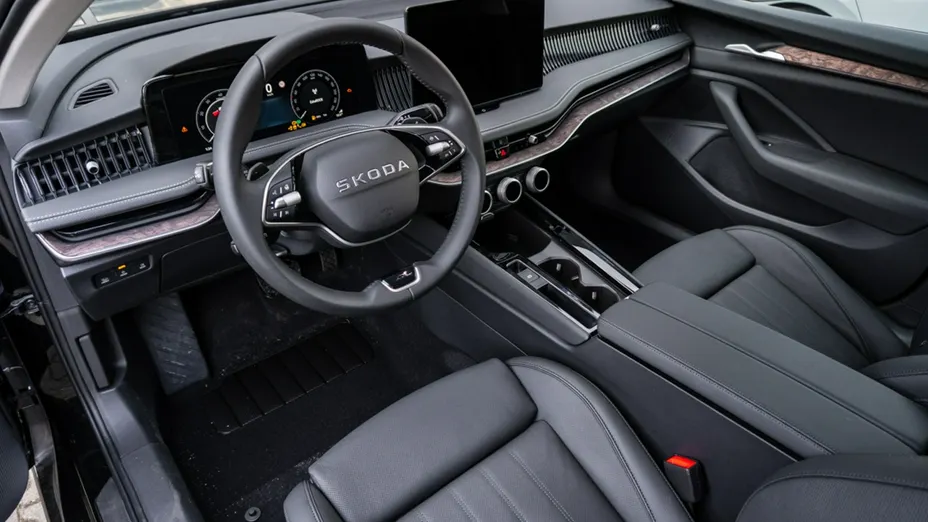 SKODA Superb -