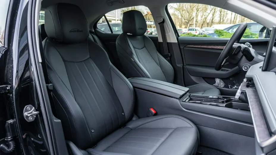 SKODA Superb -