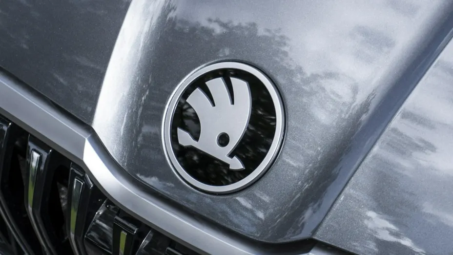 SKODA Superb -
