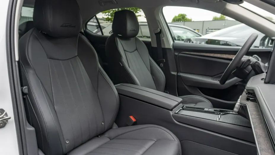 SKODA Superb -