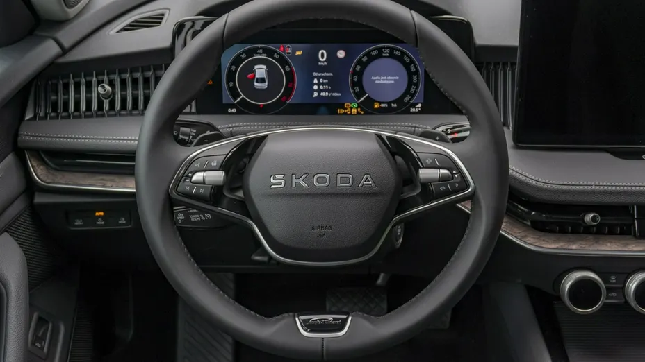 SKODA Superb -