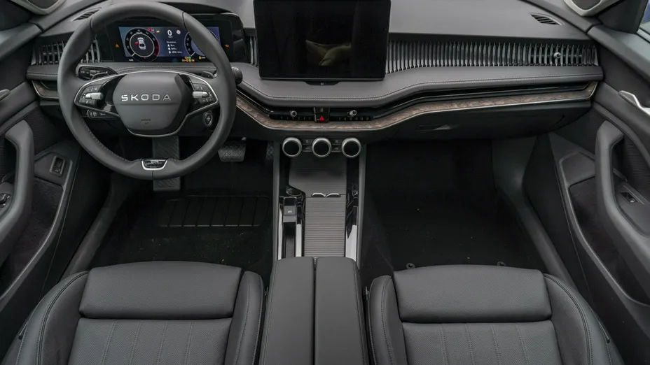 SKODA Superb -