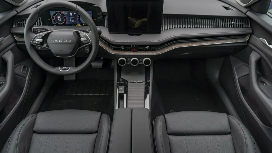 SKODA Superb -