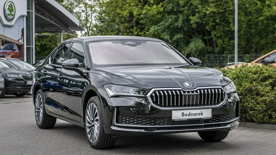 SKODA Superb -