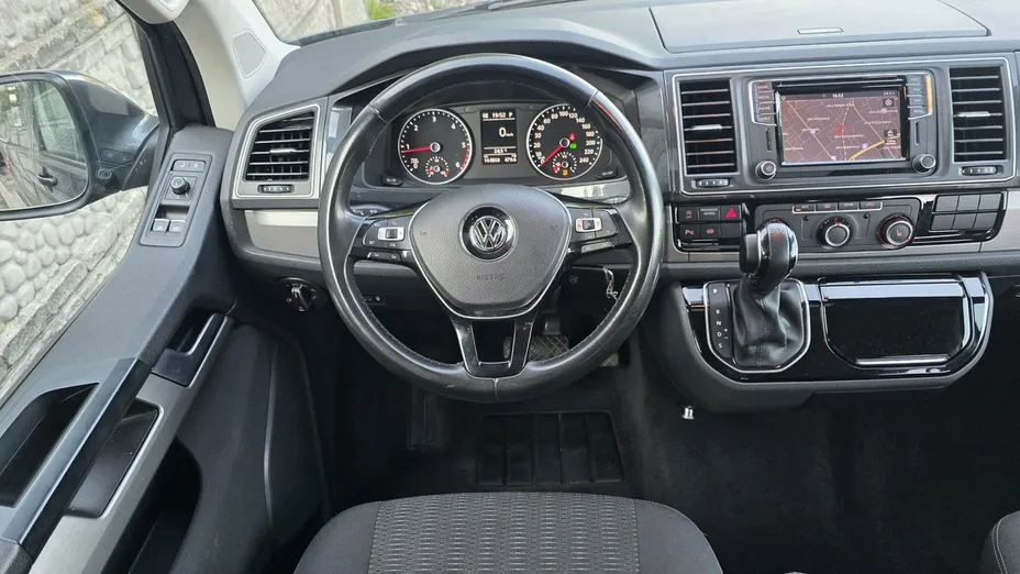 VOLKSWAGEN Multivan -