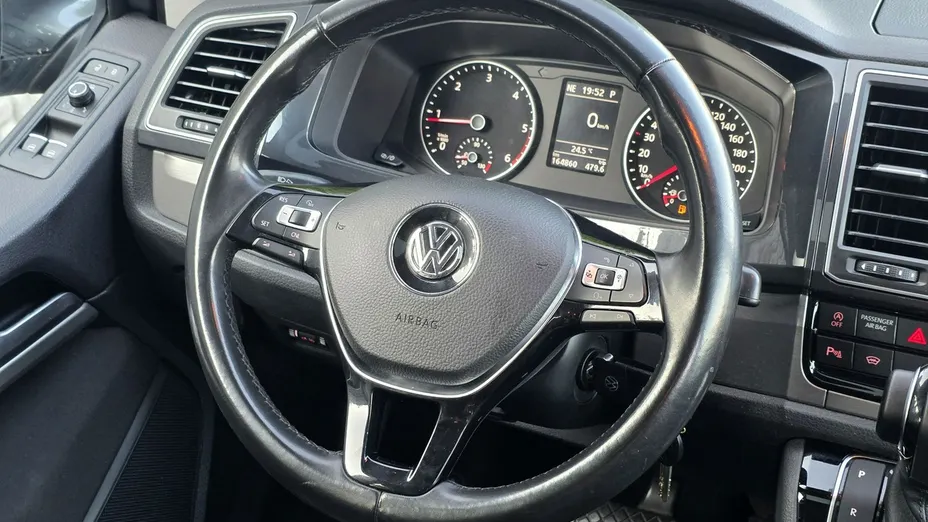 VOLKSWAGEN Multivan -