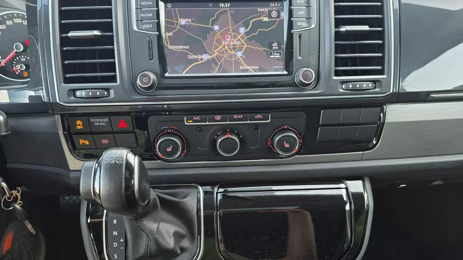 VOLKSWAGEN Multivan -