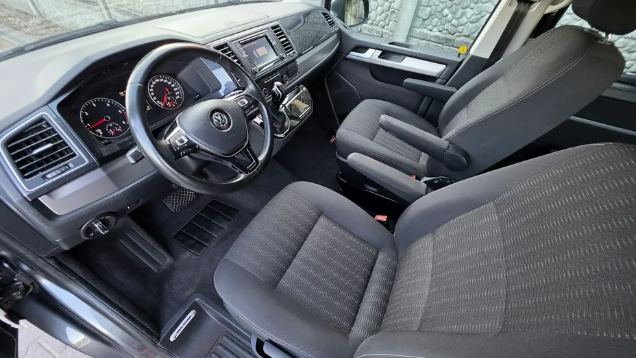 VOLKSWAGEN Multivan -
