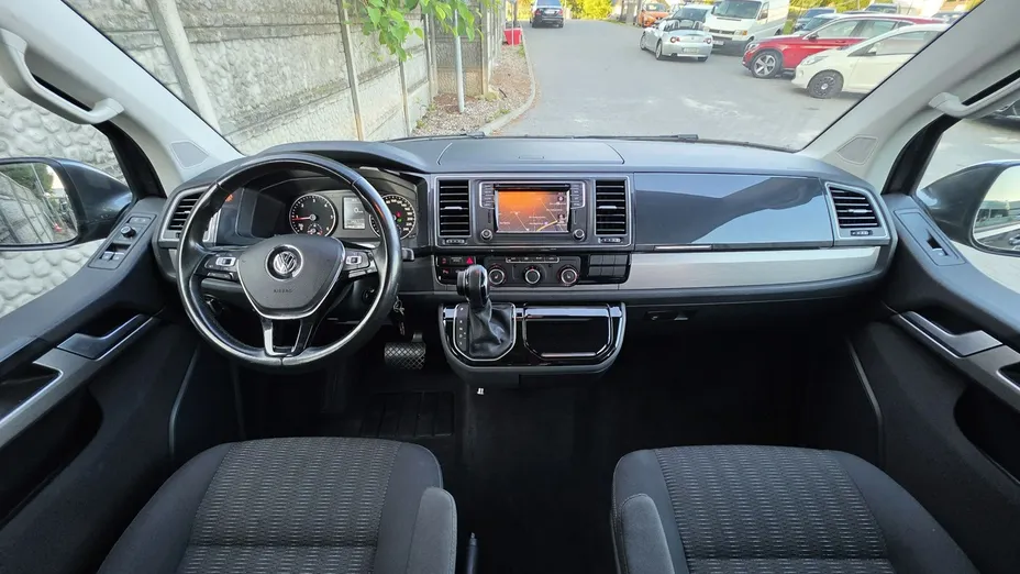 VOLKSWAGEN Multivan -