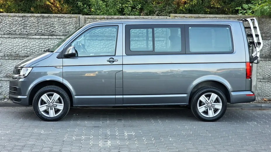 VOLKSWAGEN Multivan -