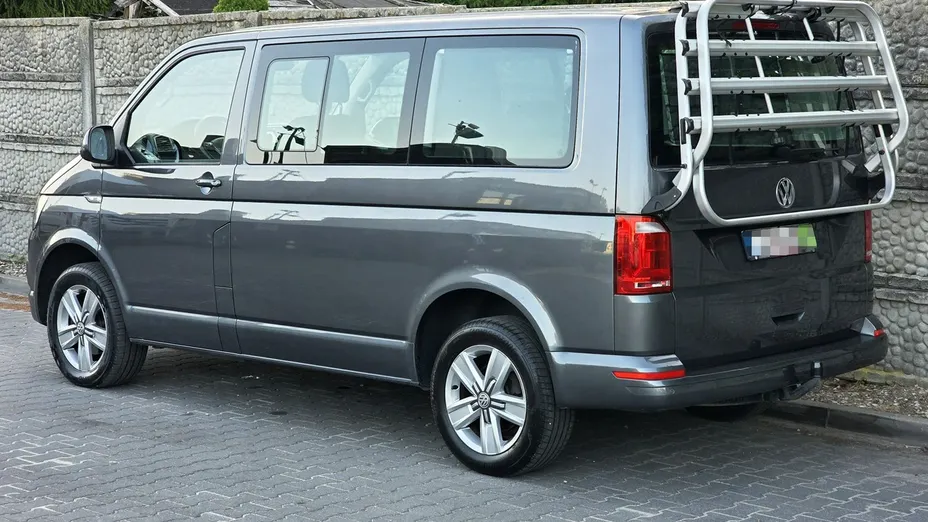 VOLKSWAGEN Multivan -