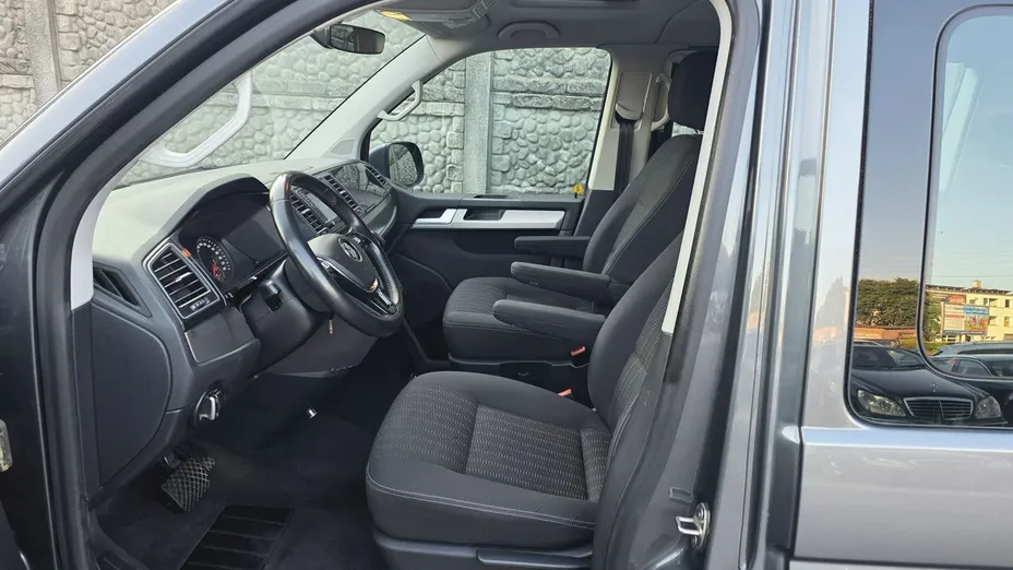 VOLKSWAGEN Multivan -
