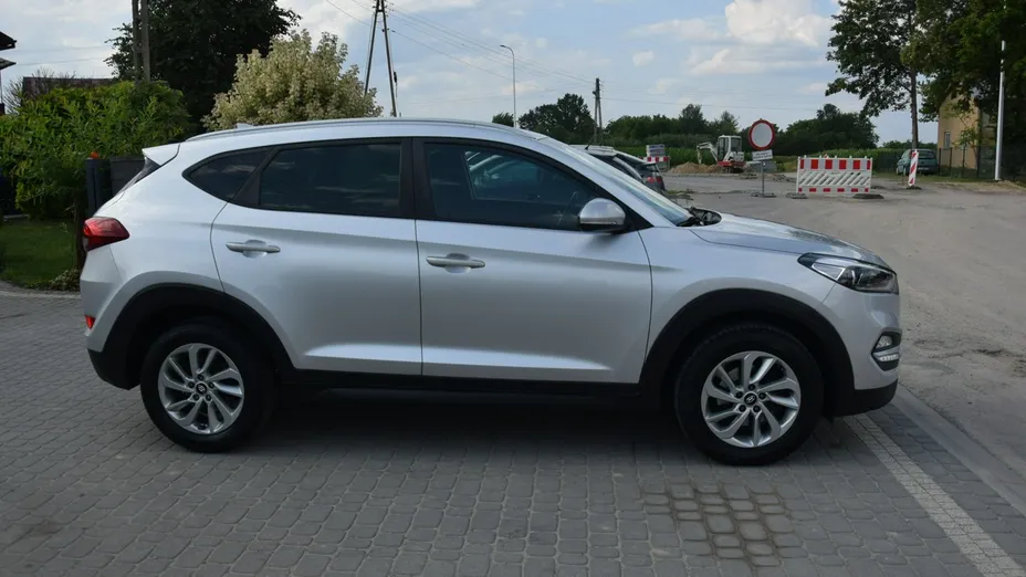 HYUNDAI Tucson -