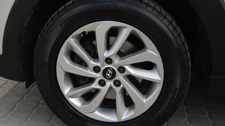 HYUNDAI Tucson -