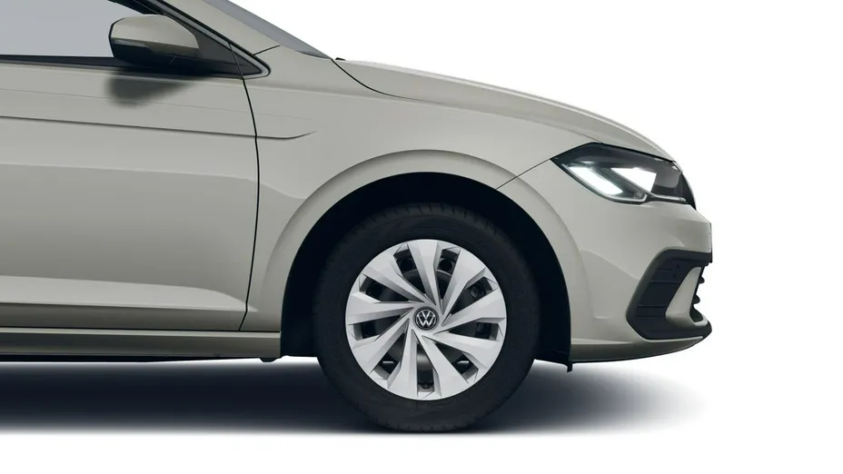 VOLKSWAGEN Polo -