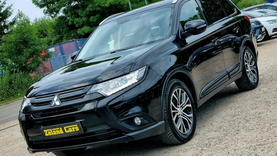 MITSUBISHI Outlander -