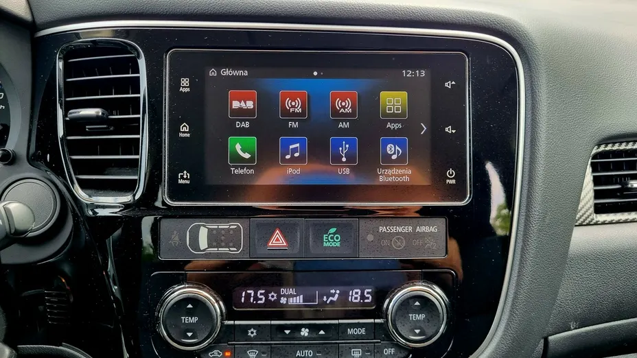 MITSUBISHI Outlander -