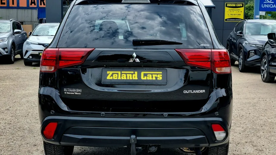 MITSUBISHI Outlander -