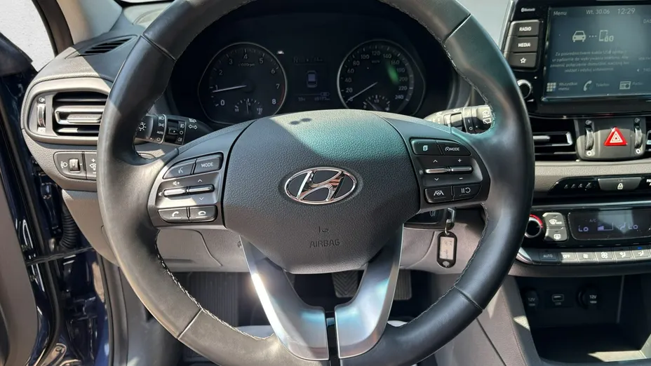 HYUNDAI i30 -