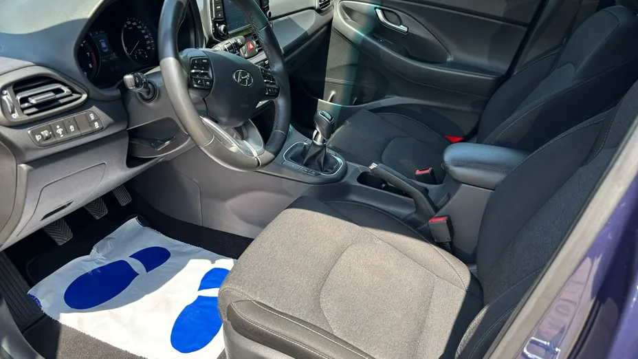 HYUNDAI i30 -