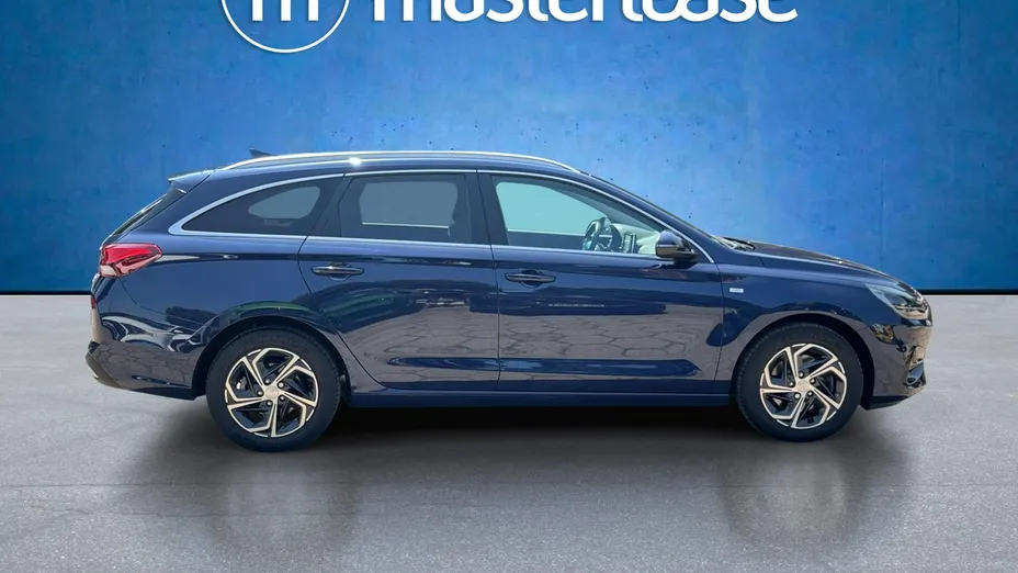HYUNDAI i30 -