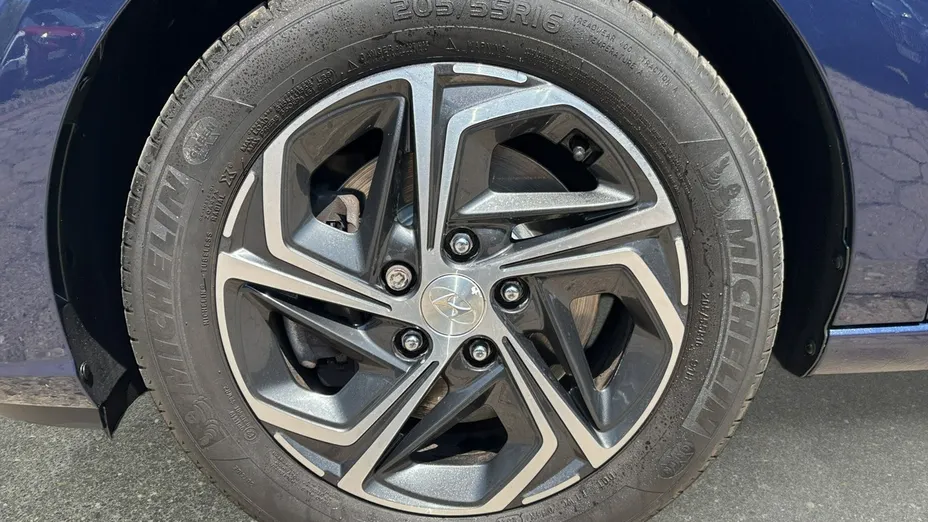 HYUNDAI i30 -